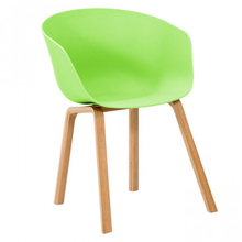 Пластиковый стул