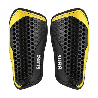 Футбольные щитки Sura