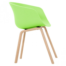 Пластиковый стул